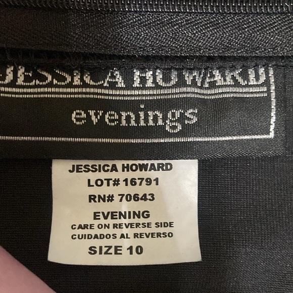 Elegant velvet and satin off shoulder top - Picture 5 of 10